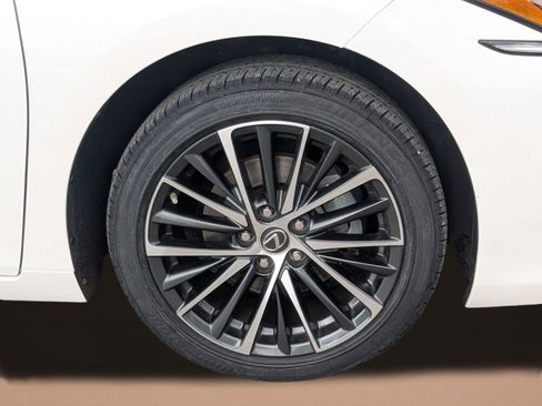 Used 2024 Lexus ES 350 w/ Premium Package image 25