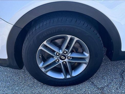 Used 2017 Hyundai Santa Fe Sport FWD image 34