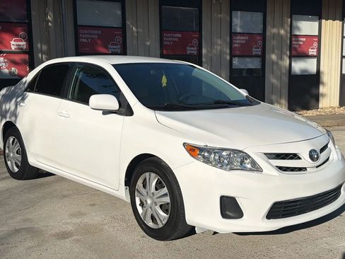 Used 2012 Toyota Corolla LE image 3