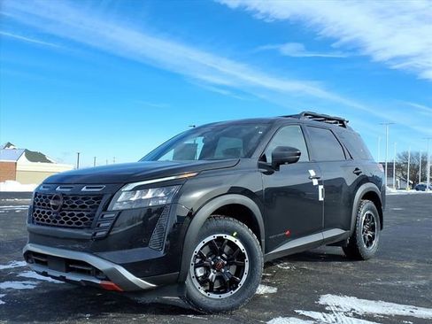 New 2026 Nissan Pathfinder SV image 3