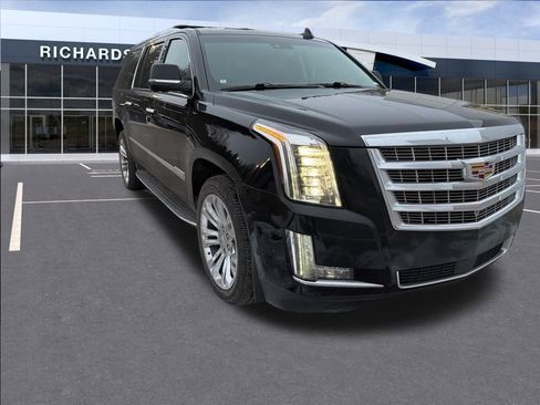 Used 2018 Cadillac Escalade ESV Premium Luxury w/ LPO, Radiant Package image 4