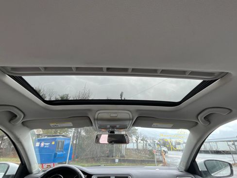 Used 2017 Volkswagen Jetta SEL FWD image 20