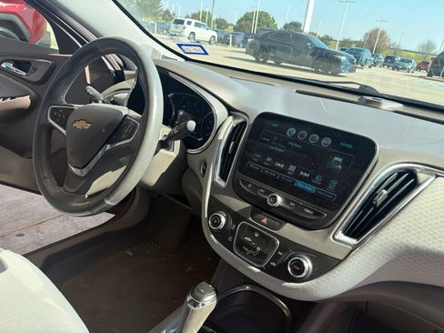Used 2016 Chevrolet Malibu LT FWD image 24