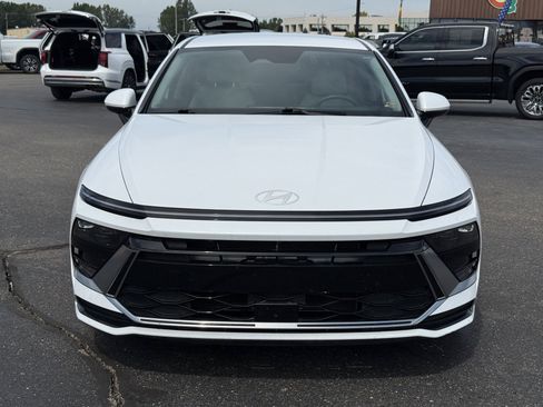 Used 2025 Hyundai Sonata SEL FWD image 3