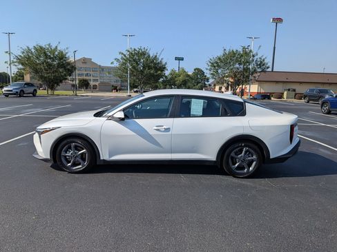 Used 2025 Kia K4 FWD image 6