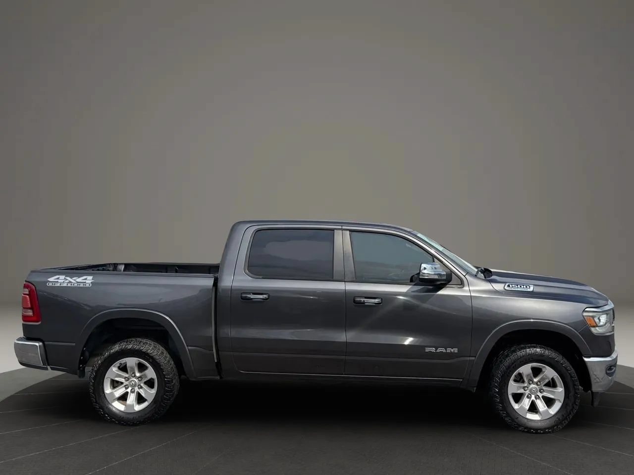 Used 2021 RAM 1500 Laramie w/ Off Road Group AWD/4WD image 6