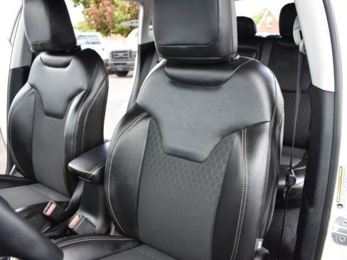 Used 2018 Jeep Compass Latitude w/ Popular Equipment Group AWD/4WD image 26