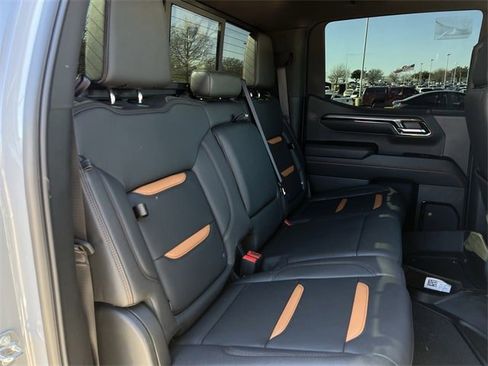 Used 2024 GMC Sierra 1500 AT4 w/ Technology Package image 32
