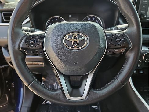 Used 2021 Toyota RAV4 XLE Premium FWD image 24