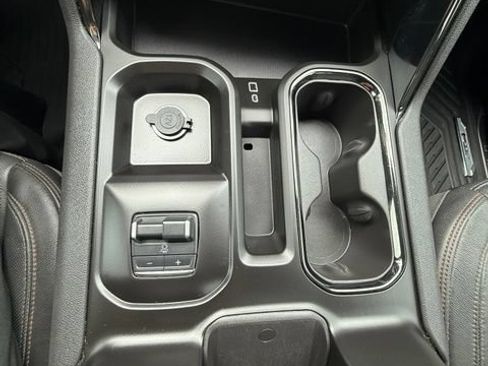 Used 2024 GMC Sierra 2500 AT4 w/ AT4 Preferred Package AWD/4WD image 21