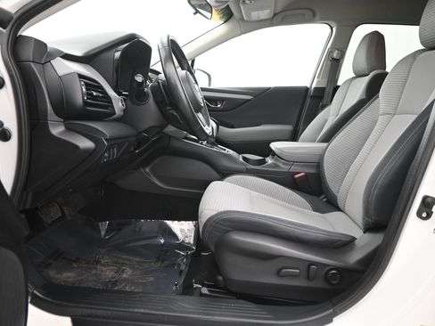 Used 2022 Subaru Outback Premium image 4