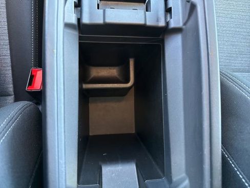 Used 2023 Nissan Rogue SV image 35