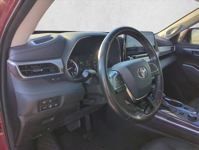 Certified 2021 Toyota Highlander Platinum AWD/4WD image 14
