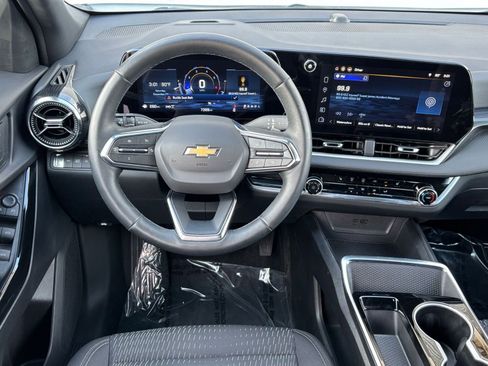 Used 2025 Chevrolet Equinox LT image 34