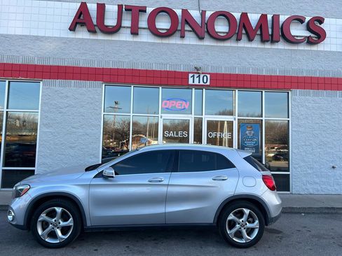 Used 2018 Mercedes-Benz GLA 250 4MATIC image 3