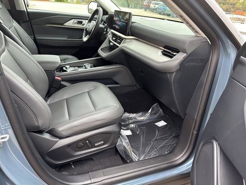 New 2026 Ford Explorer Active w/ Active Comfort Package image 18