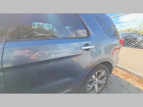 Used 2019 Ford Explorer Platinum image 26