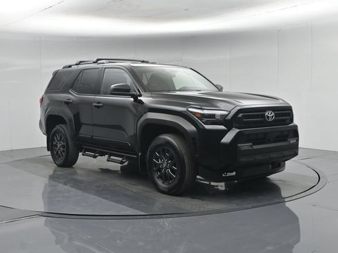 Used 2025 Toyota 4Runner SR5 AWD/4WD image 60