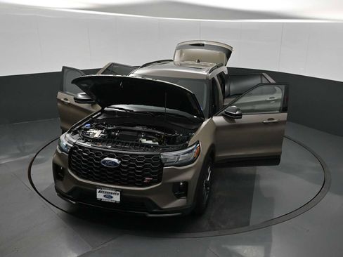 New 2026 Ford Explorer ST image 36