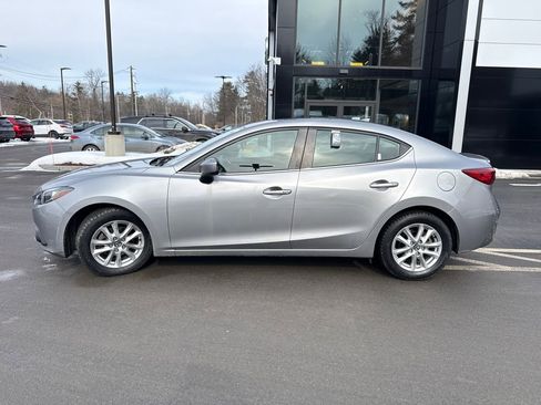 Used 2016 MAZDA MAZDA3 i Touring w/ Popular Equipment Package image 2