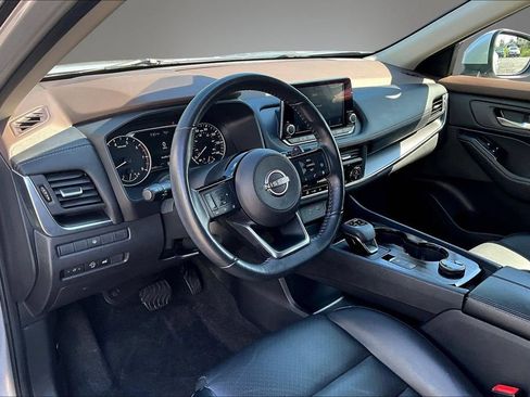 Certified 2023 Nissan Rogue SV w/ SV Premium B Package AWD/4WD image 17