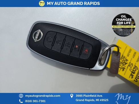 Used 2023 Nissan Rogue SL AWD/4WD image 41
