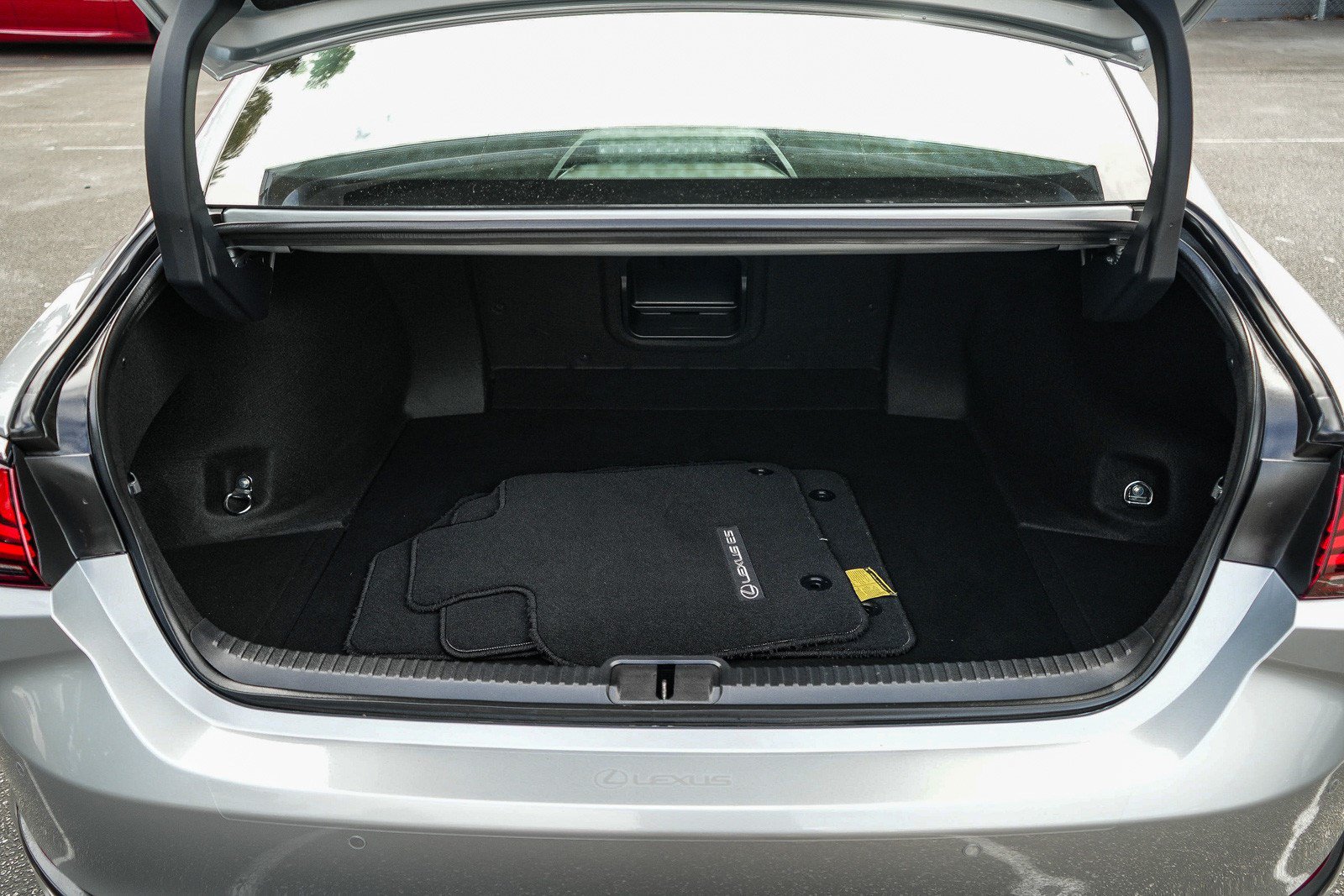 Used 2025 Lexus ES 300h w/ Premium Package FWD image 25