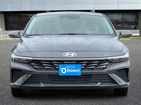 New 2025 Hyundai Elantra SE image 10