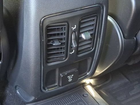 Used 2020 Jeep Grand Cherokee Altitude AWD/4WD image 21