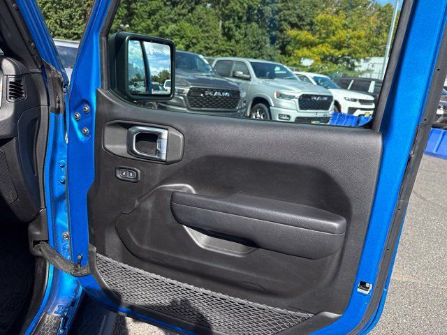 Used 2024 Jeep Wrangler Unlimited w/ Convenience Group AWD/4WD image 28