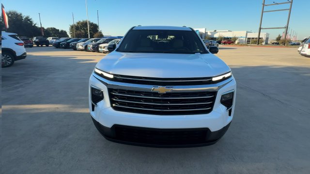 Used 2026 Chevrolet Traverse LT w/ Driver Confidence Package FWD image 3