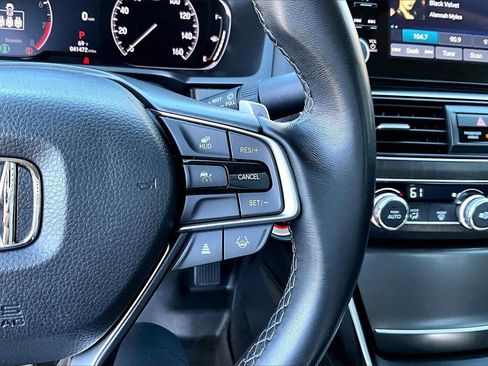 Used 2022 Honda Accord Touring image 31