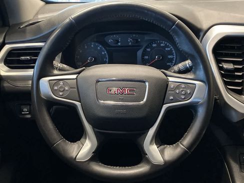 Used 2018 GMC Acadia SLE image 17