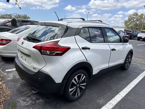 Used 2020 Nissan Kicks SV image 6
