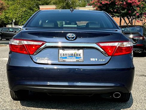 Used 2015 Toyota Camry XLE w/ Moonroof Package FWD image 4