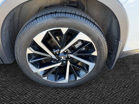 Used 2023 Mitsubishi Outlander SE AWD/4WD image 11