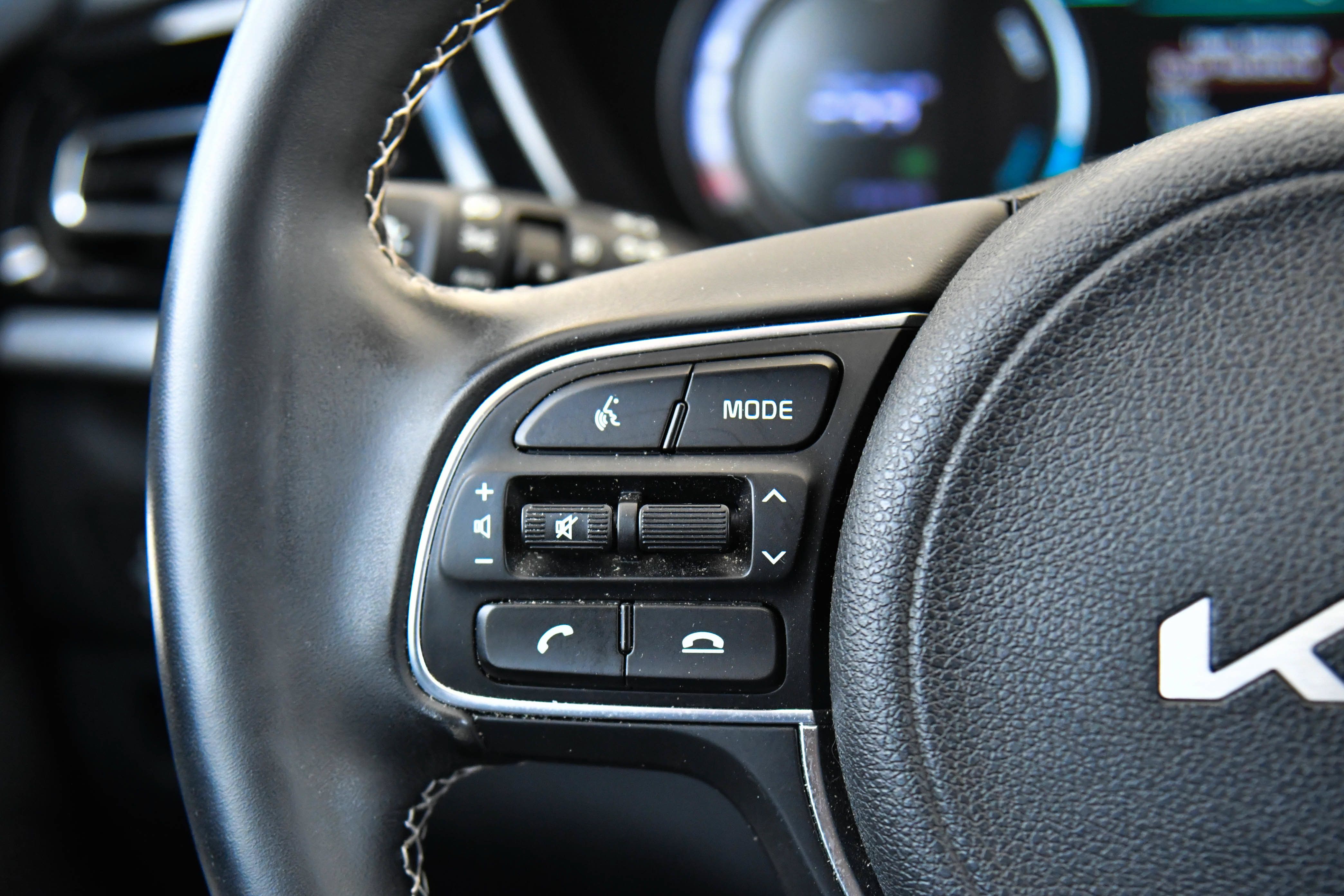 Used 2022 Kia Niro EX FWD image 32