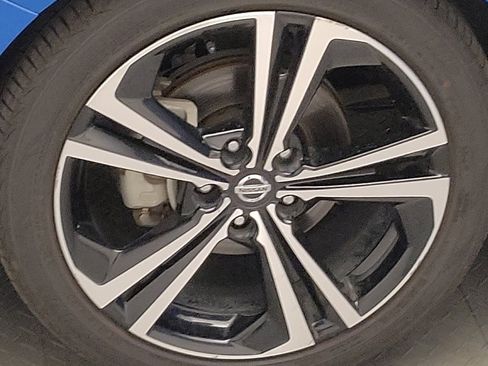 Used 2023 Nissan Sentra SR w/ SR Premium Package FWD image 31