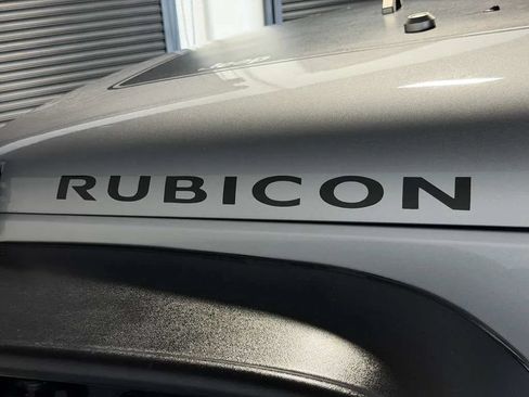Used 2015 Jeep Wrangler Rubicon w/ Power Convenience Group AWD/4WD image 12