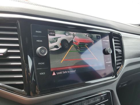 Used 2022 Volkswagen Atlas Cross Sport SE image 25