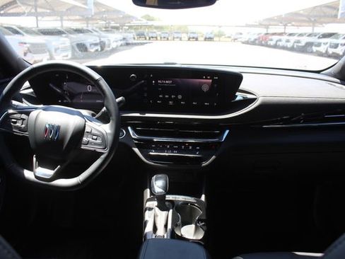 Used 2025 Buick Envista Avenir FWD image 19