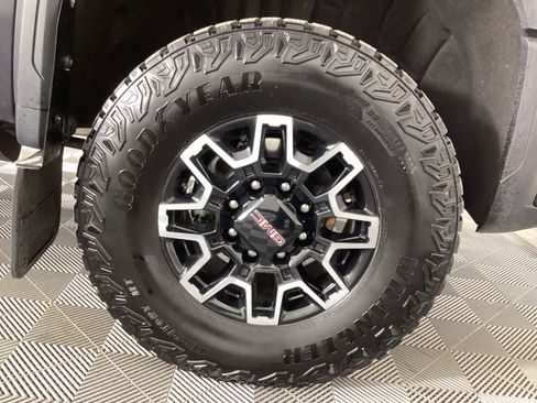 Used 2024 GMC Sierra 2500 AT4X image 13