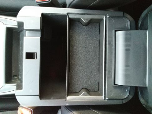 Used 2022 Ford Explorer XLT w/ Class IV Trailer Tow Package image 18