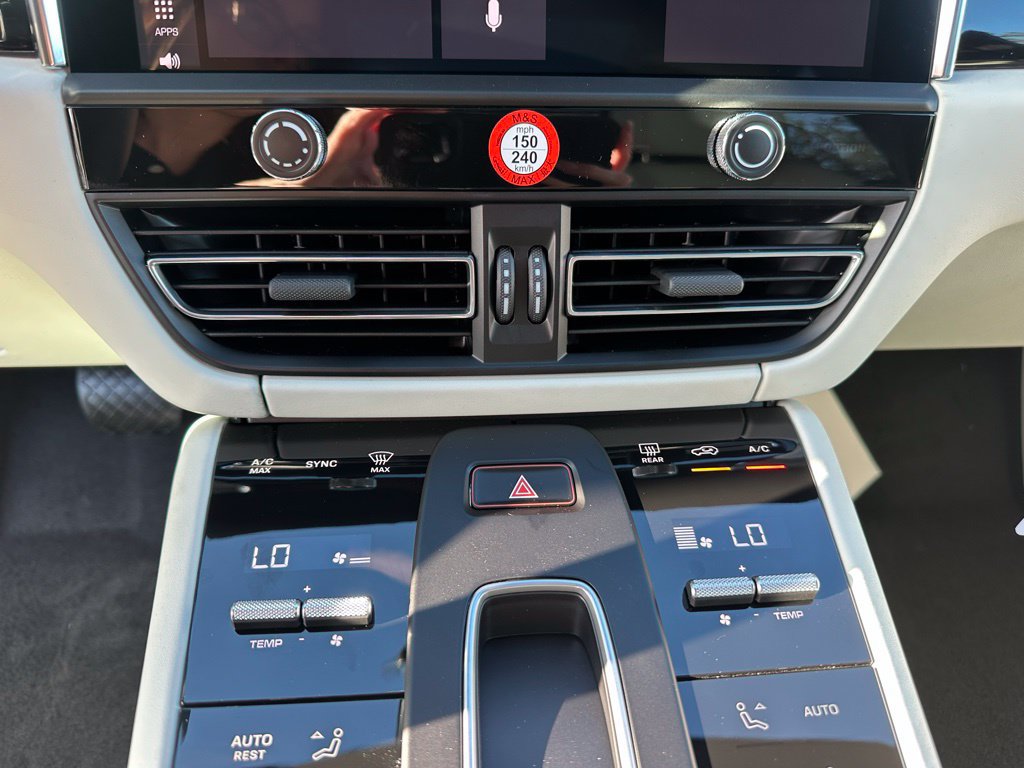 Certified 2026 Porsche Macan S AWD/4WD image 27