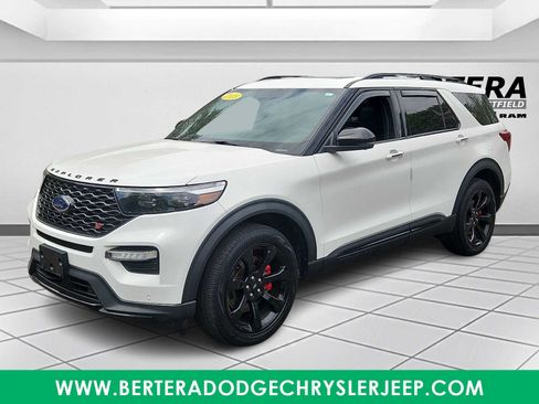 Used 2023 Ford Explorer ST w/ Equipment Group 401A AWD/4WD image 3