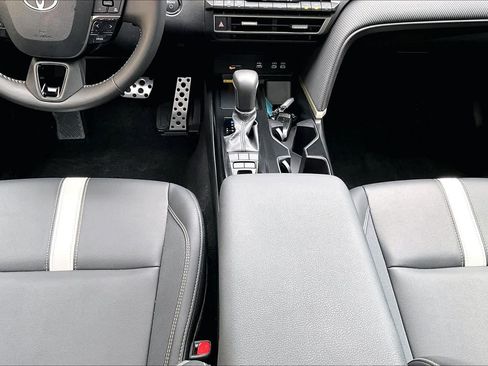 Used 2025 Toyota Camry SE w/ Multimedia Upgrade Package FWD image 17