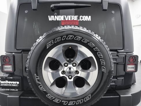 Used 2018 Jeep Wrangler Unlimited Sahara image 6