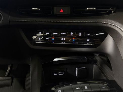 Used 2022 Buick Envision Preferred FWD image 22