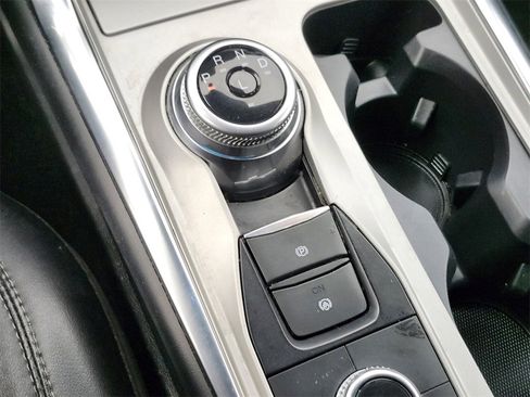 Certified 2022 Ford Explorer XLT w/ Equipment Group 202A image 27