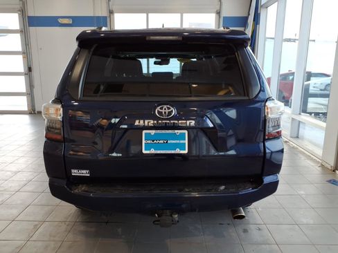 Used 2020 Toyota 4Runner SR5 Premium w/ Moonroof Package image 5